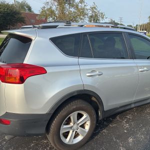 صورة 9 لـ 2014 Toyota RAV4 XLE