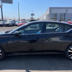 NISSAN ALTIMA SR FWD - 4