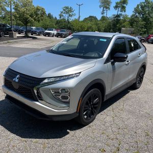 2023 Mitsubishi ECLIPSE CROSS LE photo 1