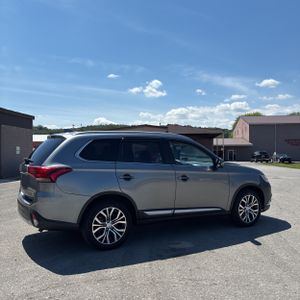 2017 Mitsubishi OUTLANDER SEL — фото 5