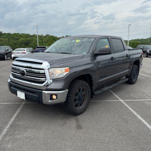 TOYOTA TUNDRA - 1