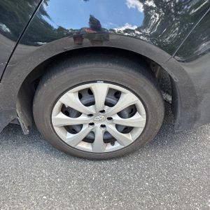 2024 Toyota COROLLA LE thumbnail 18