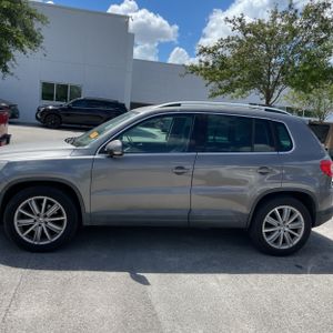 Volkswagen Tiguan SE - 3