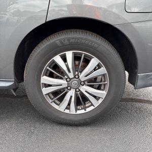 2019 Nissan PATHFINDER SV 缩略图 18