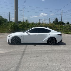 2023 Lexus IS 350 F SPORT photo 3