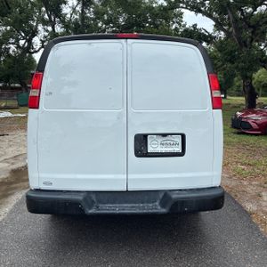 CHEVROLET EXPRESS 2500 - 7