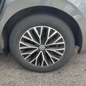 2019 Volkswagen JETTA SE thumbnail 18