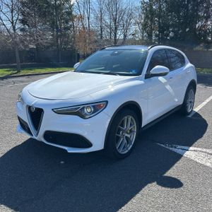 Alfa Romeo Stelvio Sport AWD - 1