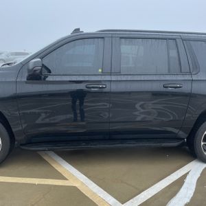 CHEVROLET SUBURBAN RST - 4