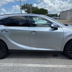 2026 Lexus RX 450H+ PREMIUM — фото 9