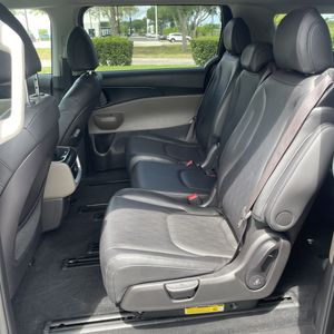 2025 KIA CARNIVAL LXS thumbnail 33