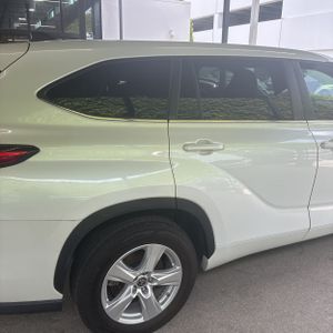 2023 Toyota HIGHLANDER LE — фото 9