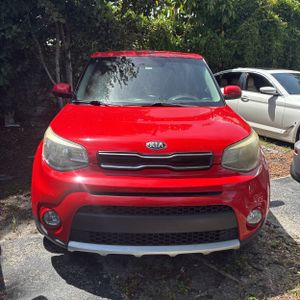 2017 KIA SOUL + 照片 12