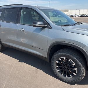 2025 Chevrolet TRAVERSE Z71 照片 13
