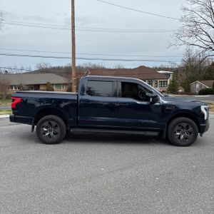 FORD F-150 LIGHTNING LARIAT - 10