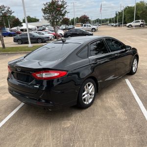 FORD FUSION SE - 8