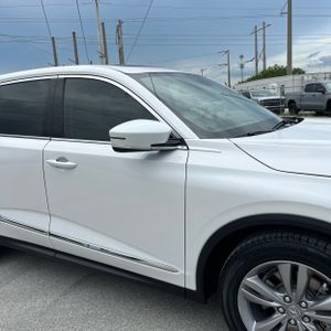 صورة 13 لـ 2024 Acura MDX BASE