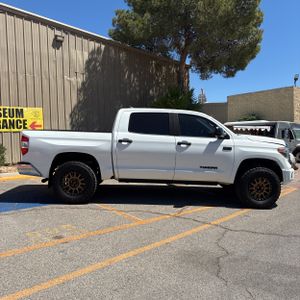 TOYOTA TUNDRA - 10
