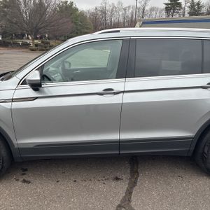 VOLKSWAGEN TIGUAN SE 4MOTION - 4