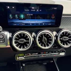 2025 Mercedes-BENZ GLB — миниатюра 37