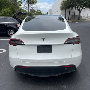 TESLA MODEL Y LONG RANGE - 7