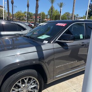 JEEP GRAND CHEROKEE SUMMIT - 2