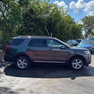 Ford Explorer XLT - 10