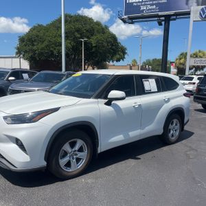 2023 Toyota HIGHLANDER LE 照片 2