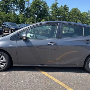 صورة 3 لـ 2017 Toyota PRIUS THREE