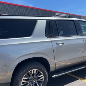 CHEVROLET SUBURBAN Z71 - 9