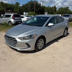 صورة 1 لـ 2017 Hyundai ELANTRA SE