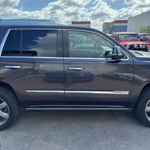 CADILLAC ESCALADE PREMIUM LUXURY - 9