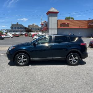 صورة 3 لـ 2018 Toyota RAV4 XLE