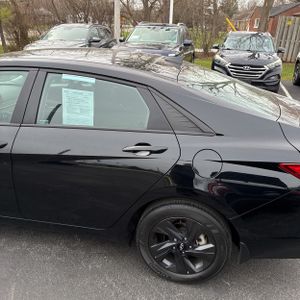 HYUNDAI ELANTRA SEL - 6