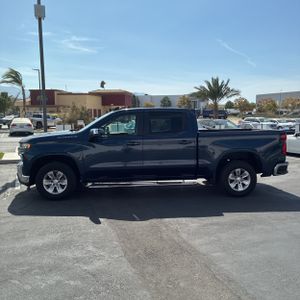 2021 Chevrolet SILVERADO 1500 LT — фото 3
