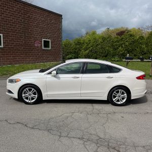 FORD FUSION SE - 3