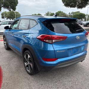 HYUNDAI TUCSON LIMITED - 5