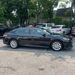 2020 Toyota CAMRY LE photo 10