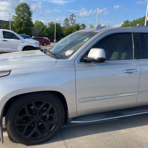 CADILLAC ESCALADE LUXURY - 2