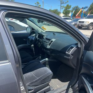 2010 Mitsubishi OUTLANDER ES thumbnail 33