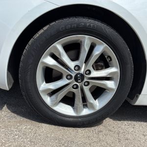 صورة مصغرة 15 لـ 2011 KIA OPTIMA EX