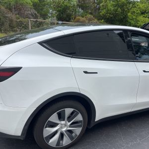 TESLA MODEL Y LONG RANGE - 9