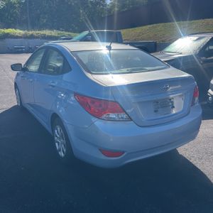HYUNDAI ACCENT - 5