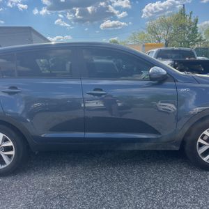 KIA SPORTAGE LX - 10