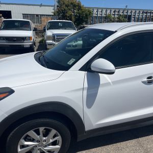 HYUNDAI TUCSON VALUE - 2