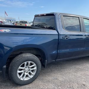 2023 Chevrolet SILVERADO 1500 LT 照片 9