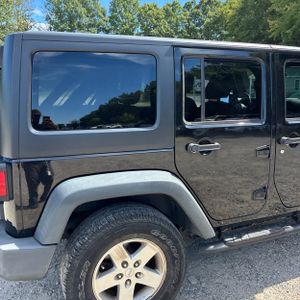 صورة 9 لـ 2017 JEEP WRANGLER UNLIMITED SPORT