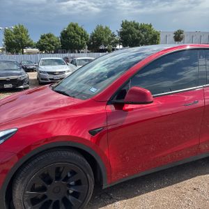 TESLA MODEL Y LONG RANGE - 2
