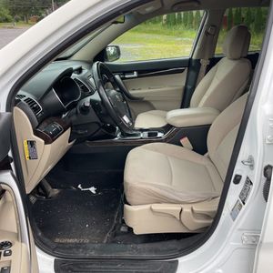 2015 KIA SORENTO LX — миниатюра 28