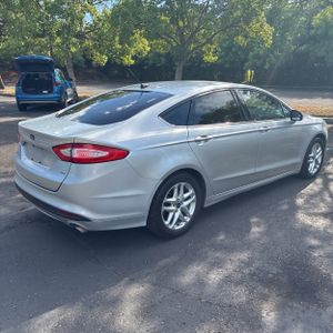 FORD FUSION SE - 8